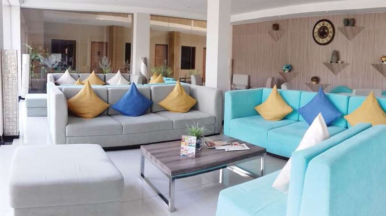 <b>Golden Tulip Essential Belitung Lobby</b>. Images powered by <a href="https://iceportal.shijigroup.com/" title="IcePortal" target="_blank">IcePortal</a>.