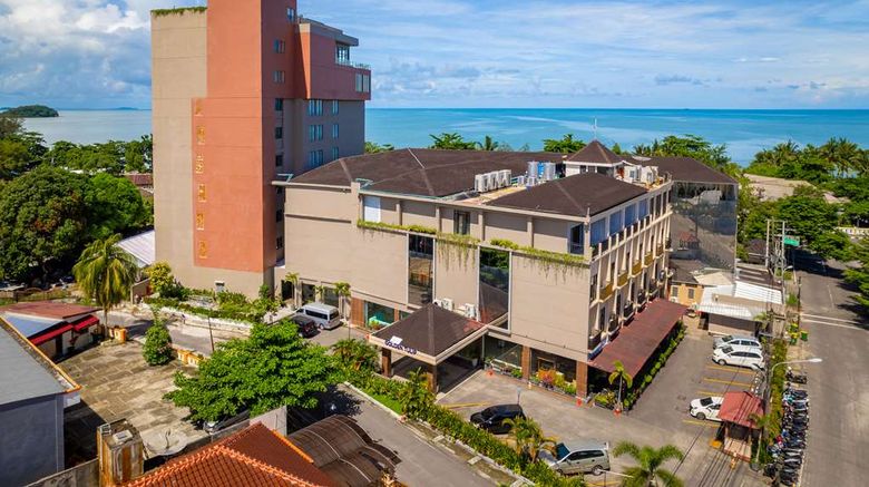 <b>Golden Tulip Essential Belitung Exterior</b>. Images powered by <a href="https://iceportal.shijigroup.com/" title="IcePortal" target="_blank">IcePortal</a>.