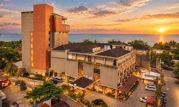Golden Tulip Essential Belitung