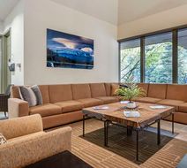 Best Western Premier at The Mountain Lobby