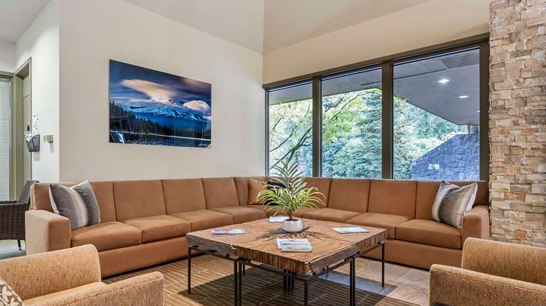 <b>Best Western Premier at The Mountain Lobby</b>. Images powered by <a href="https://iceportal.shijigroup.com/" title="IcePortal" target="_blank">IcePortal</a>.