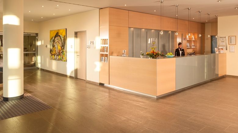 <b>Essential by Dorint Adlershof Lobby</b>. Images powered by <a href="https://iceportal.shijigroup.com/" title="IcePortal" target="_blank">IcePortal</a>.
