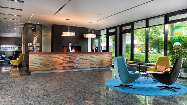 <b>Dorint An der Kongresshalle Augsburg Lobby</b>. Images powered by <a href="https://iceportal.shijigroup.com/" title="IcePortal" target="_blank">IcePortal</a>.