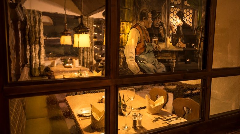<b>Dorint Bluemlisalp Beatenberg/Interlaken Restaurant</b>. Images powered by <a href="https://iceportal.shijigroup.com/" title="IcePortal" target="_blank">IcePortal</a>.