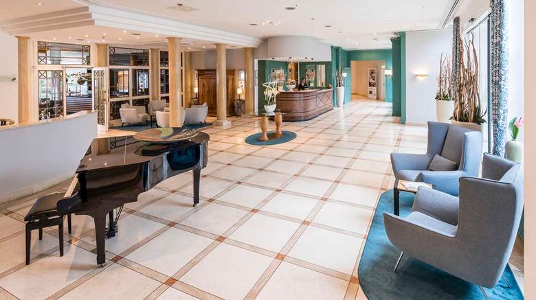 <b>Dorint Hotel Venusberg Bonn Lobby</b>. Images powered by <a href="https://iceportal.shijigroup.com/" title="IcePortal" target="_blank">IcePortal</a>.