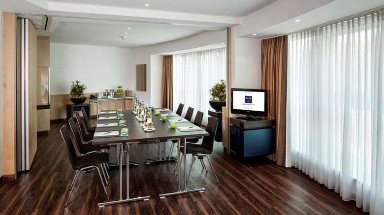 <b>Dorint Koeln An der Messe Meeting</b>. Images powered by <a href="https://iceportal.shijigroup.com/" title="IcePortal" target="_blank">IcePortal</a>.