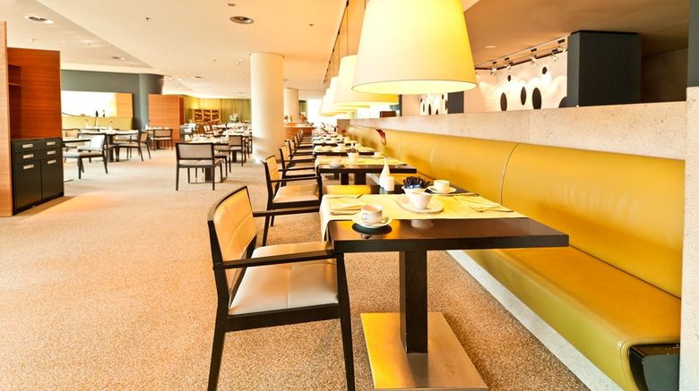 <b>Dorint Hotel am Heumarkt Cologne Restaurant</b>. Images powered by <a href="https://iceportal.shijigroup.com/" title="IcePortal" target="_blank">IcePortal</a>.