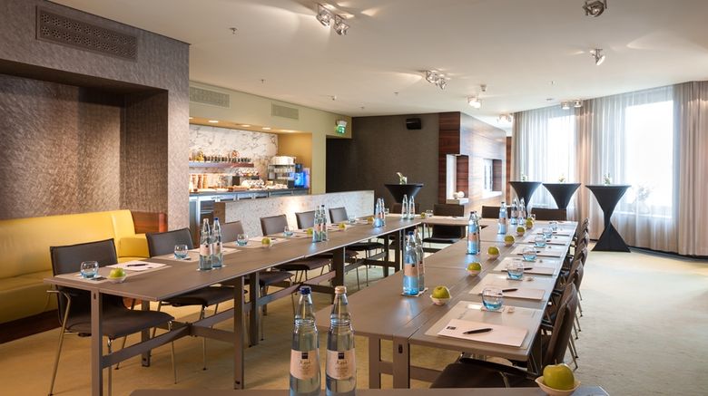 <b>Dorint Hotel am Heumarkt Cologne Meeting</b>. Images powered by <a href="https://iceportal.shijigroup.com/" title="IcePortal" target="_blank">IcePortal</a>.