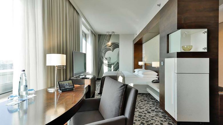 <b>Dorint Hotel am Heumarkt Cologne Suite</b>. Images powered by <a href="https://iceportal.shijigroup.com/" title="IcePortal" target="_blank">IcePortal</a>.