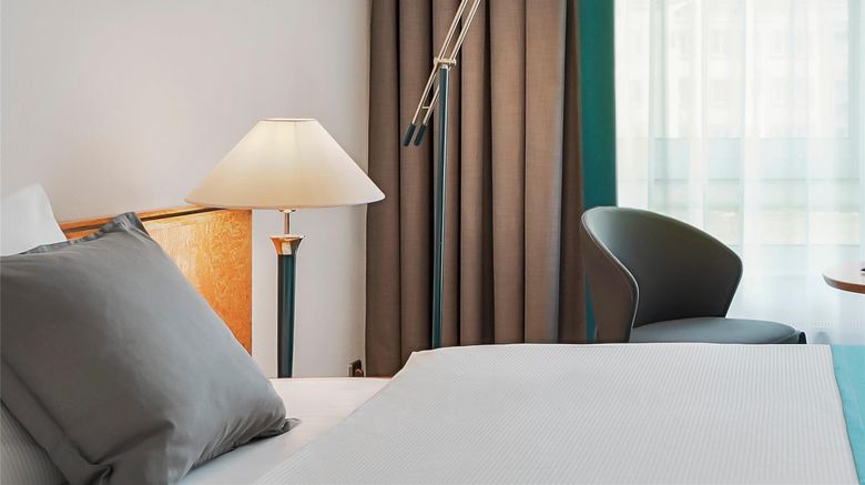 <b>Dorint Hotel Dresden Room</b>. Images powered by <a href="https://iceportal.shijigroup.com/" title="IcePortal" target="_blank">IcePortal</a>.