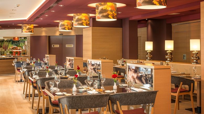 <b>Dorint Resort Freiburg An den Thermen Restaurant</b>. Images powered by <a href="https://iceportal.shijigroup.com/" title="IcePortal" target="_blank">IcePortal</a>.