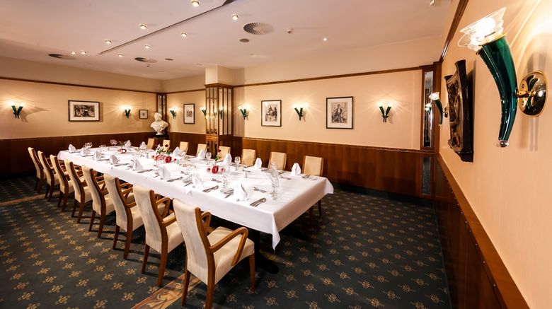 <b>Dorint Hotel Charlottenhof Halle Ballroom</b>. Images powered by <a href="https://iceportal.shijigroup.com/" title="IcePortal" target="_blank">IcePortal</a>.