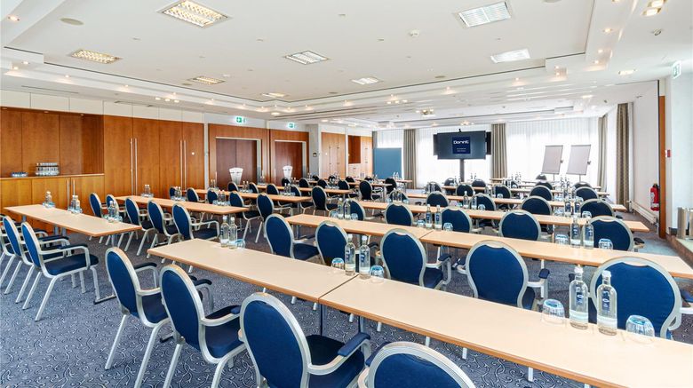 <b>Dorint Hotel Charlottenhof Halle Meeting</b>. Images powered by <a href="https://iceportal.shijigroup.com/" title="IcePortal" target="_blank">IcePortal</a>.