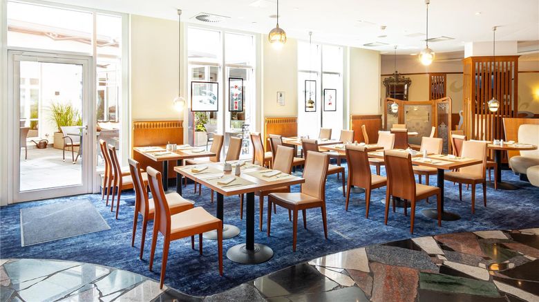 <b>Dorint Hotel Charlottenhof Halle Restaurant</b>. Images powered by <a href="https://iceportal.shijigroup.com/" title="IcePortal" target="_blank">IcePortal</a>.
