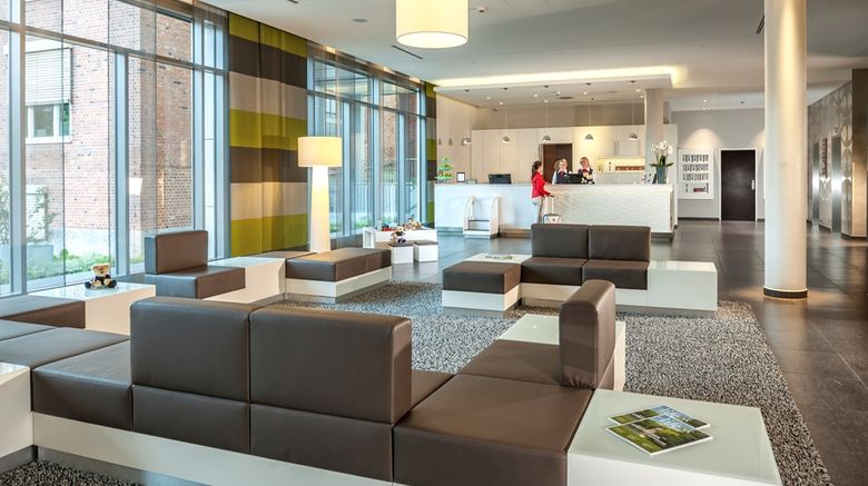 <b>Dorint Hotel Hamburg Eppendorf Lobby</b>. Images powered by <a href="https://iceportal.shijigroup.com/" title="IcePortal" target="_blank">IcePortal</a>.