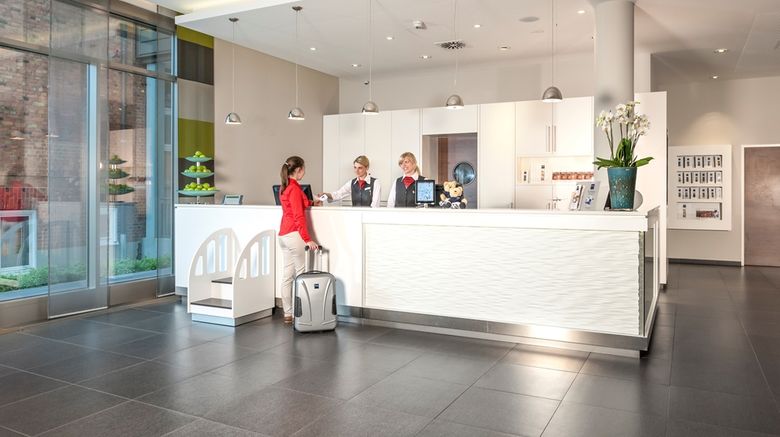 <b>Dorint Hotel Hamburg Eppendorf Lobby</b>. Images powered by <a href="https://iceportal.shijigroup.com/" title="IcePortal" target="_blank">IcePortal</a>.