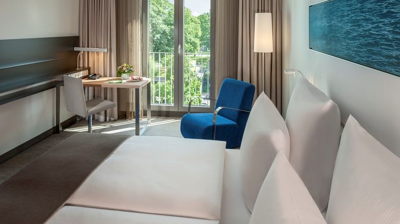 <b>Dorint Hotel Hamburg Eppendorf Room</b>. Images powered by <a href="https://iceportal.shijigroup.com/" title="IcePortal" target="_blank">IcePortal</a>.