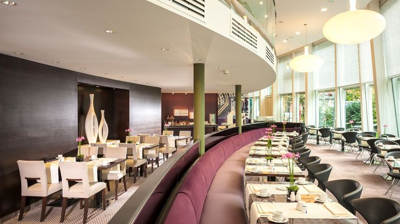 <b>Dorint Kongresshotel Mannheim Restaurant</b>. Images powered by <a href="https://iceportal.shijigroup.com/" title="IcePortal" target="_blank">IcePortal</a>.