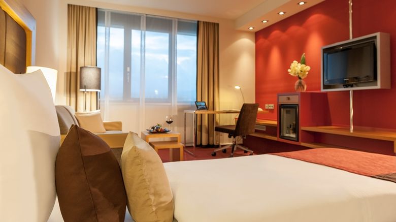 <b>Dorint Hotel Am Main Taunus Frankfurt Room</b>. Images powered by <a href="https://iceportal.shijigroup.com/" title="IcePortal" target="_blank">IcePortal</a>.