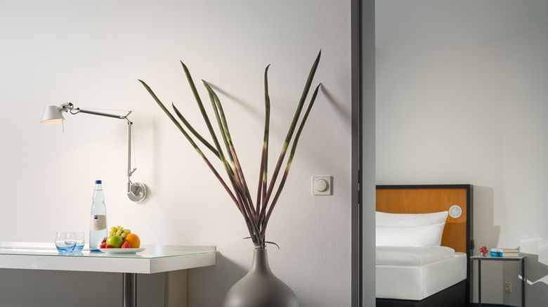<b>Dorint Kongresshotel Duesseldorf/Neuss Suite</b>. Images powered by <a href="https://iceportal.shijigroup.com/" title="IcePortal" target="_blank">IcePortal</a>.