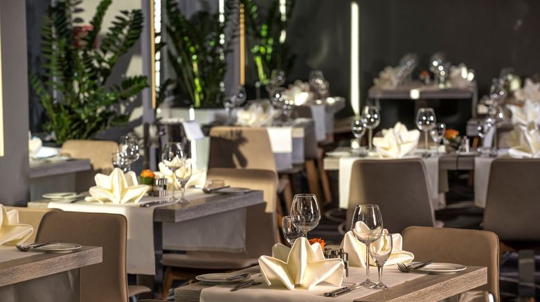 <b>Essential by Dorint Hotel Frankfurt Niederrad Restaurant</b>. Images powered by <a href="https://iceportal.shijigroup.com/" title="IcePortal" target="_blank">IcePortal</a>.