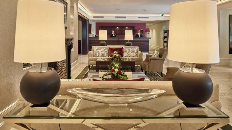 <b>Dorint Frankfurt Oberursel Lobby</b>. Images powered by <a href="https://iceportal.shijigroup.com/" title="IcePortal" target="_blank">IcePortal</a>.