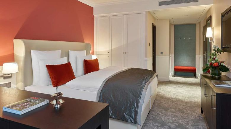 <b>Dorint Frankfurt Oberursel Suite</b>. Images powered by <a href="https://iceportal.shijigroup.com/" title="IcePortal" target="_blank">IcePortal</a>.