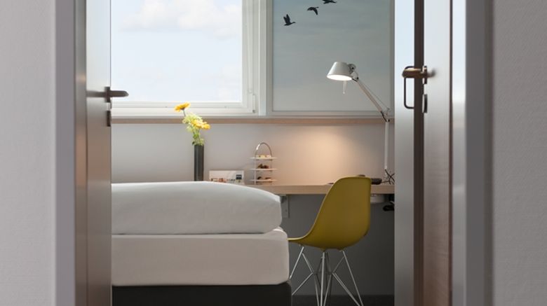 <b>Essential by Dorint Stuttgart/Airport Room</b>. Images powered by <a href="https://iceportal.shijigroup.com/" title="IcePortal" target="_blank">IcePortal</a>.