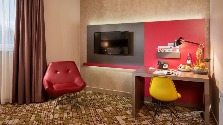 <b>Dorint Airport-Hotel Zurich Suite</b>. Images powered by <a href="https://iceportal.shijigroup.com/" title="IcePortal" target="_blank">IcePortal</a>.