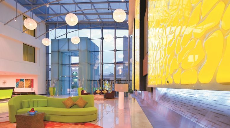 <b>Traders Hotel Lobby</b>. Images powered by <a href="https://iceportal.shijigroup.com/" title="IcePortal" target="_blank">IcePortal</a>.