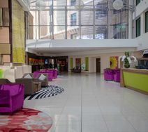 Traders Hotel Lobby