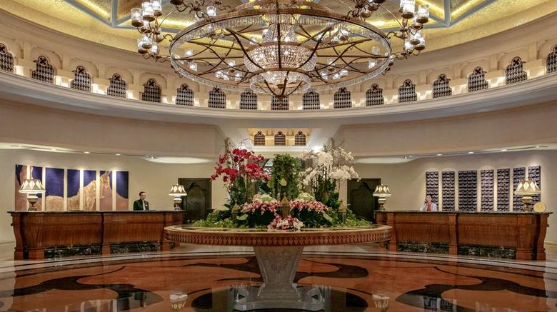 <b>Shangri-La, Qaryat Al Beri Lobby</b>. Images powered by <a href="https://iceportal.shijigroup.com/" title="IcePortal" target="_blank">IcePortal</a>.