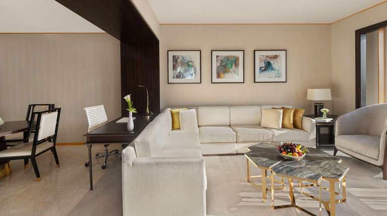 <b>Shangri-La Hotel Dubai Suite</b>. Images powered by <a href="https://iceportal.shijigroup.com/" title="IcePortal" target="_blank">IcePortal</a>.