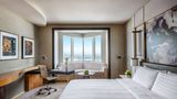 <b>Shangri-La Hotel Dubai Room</b>. Images powered by <a href="https://iceportal.shijigroup.com/" title="IcePortal" target="_blank">IcePortal</a>.