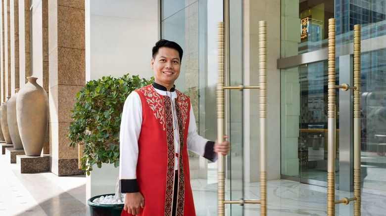 <b>Shangri-La Hotel Dubai Exterior</b>. Images powered by <a href="https://iceportal.shijigroup.com/" title="IcePortal" target="_blank">IcePortal</a>.