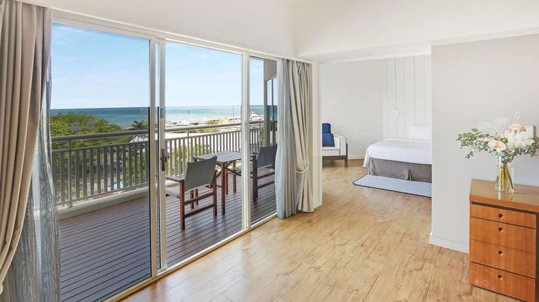 <b>Shangri-La Hotel, The Marina Suite</b>. Images powered by <a href="https://iceportal.shijigroup.com/" title="IcePortal" target="_blank">IcePortal</a>.