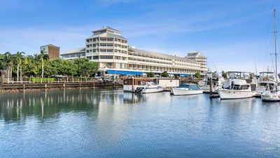Shangri-La Hotel, The Marina