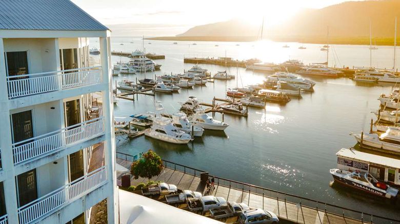 <b>Shangri-La Hotel, The Marina Exterior</b>. Images powered by <a href="https://iceportal.shijigroup.com/" title="IcePortal" target="_blank">IcePortal</a>.