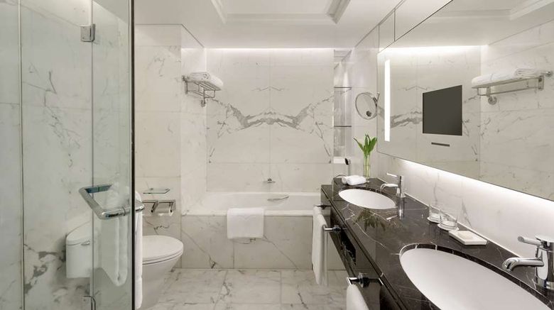 <b>Shangri-La Hotel, Beijing Room</b>. Images powered by <a href="https://iceportal.shijigroup.com/" title="IcePortal" target="_blank">IcePortal</a>.