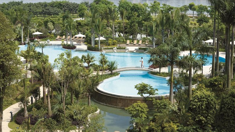 <b>Shangri-La Hotel, Guangzhou Pool</b>. Images powered by <a href="https://iceportal.shijigroup.com/" title="IcePortal" target="_blank">IcePortal</a>.