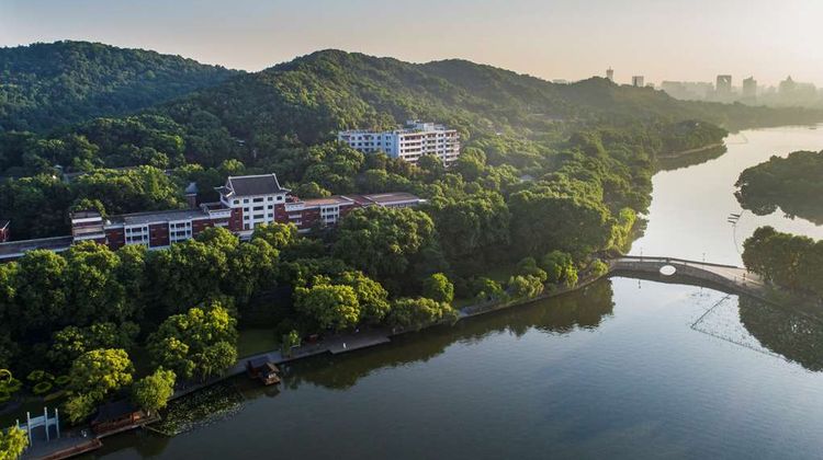 Shangri-La Hotel Hangzhou Exterior