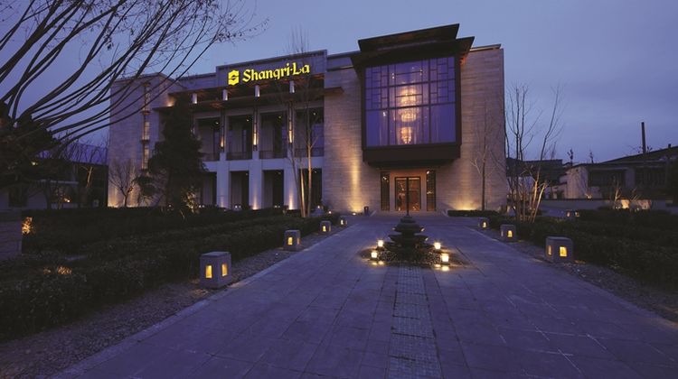 Shangri-La Hotel, Lhasa Exterior