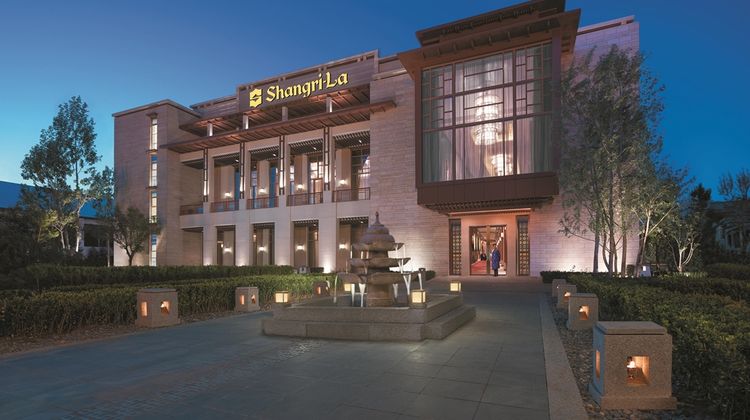 Shangri-La Hotel, Lhasa Exterior