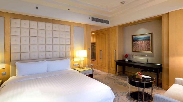 <b>Shangri-La Nanjing Room</b>. Images powered by <a href="https://iceportal.shijigroup.com/" title="IcePortal" target="_blank">IcePortal</a>.