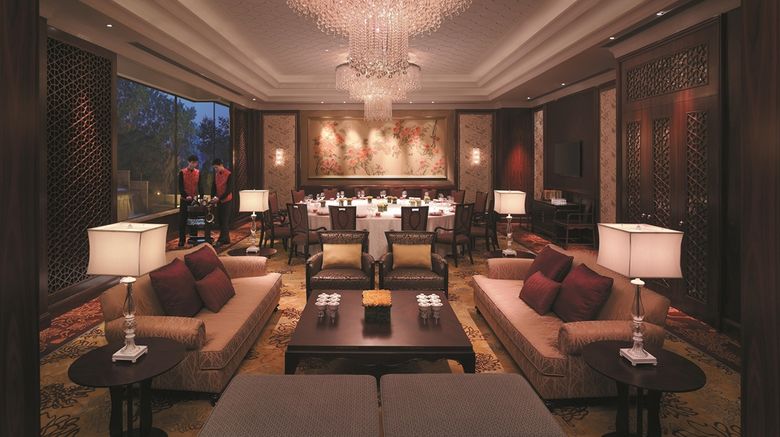 <b>Shangri-La Hotel Qingdao Restaurant</b>. Images powered by <a href="https://iceportal.shijigroup.com/" title="IcePortal" target="_blank">IcePortal</a>.