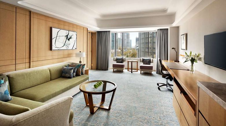 <b>Shangri-La Hotel Qingdao Suite</b>. Images powered by <a href="https://iceportal.shijigroup.com/" title="IcePortal" target="_blank">IcePortal</a>.