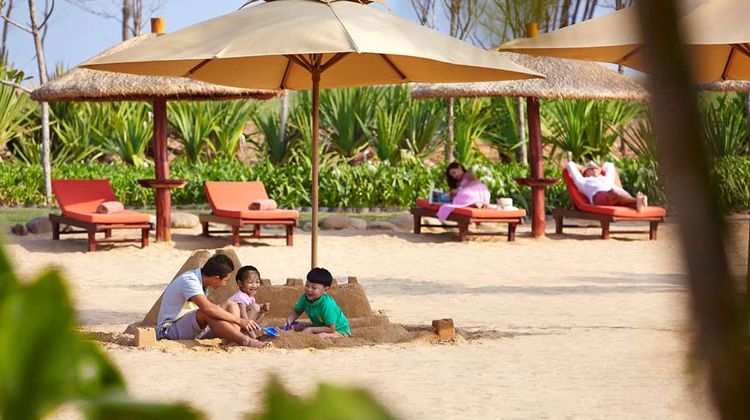 Shangri-La Sanya Resort & Spa Beach