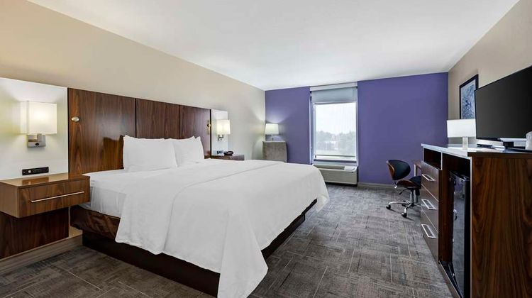 Best Western Plus Gen X Inn Room