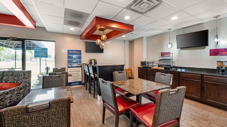 <b>Best Western Plus Gen X Inn Restaurant</b>. Images powered by <a href="https://iceportal.shijigroup.com/" title="IcePortal" target="_blank">IcePortal</a>.