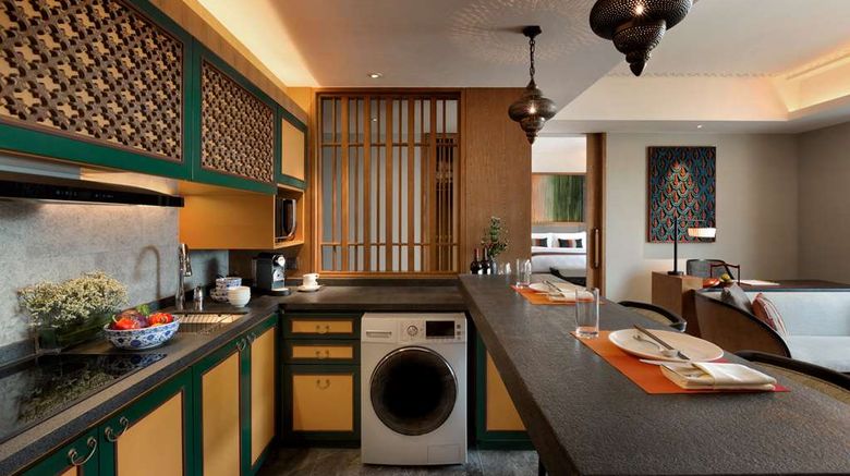 <b>Shangri-La Resort Suite</b>. Images powered by <a href="https://iceportal.shijigroup.com/" title="IcePortal" target="_blank">IcePortal</a>.